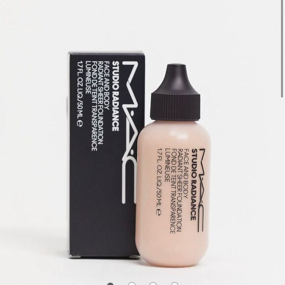 MAC Studio Radiance Face & Body Foundation W2 NIB Retail 42.00 - Picture 1 of 4